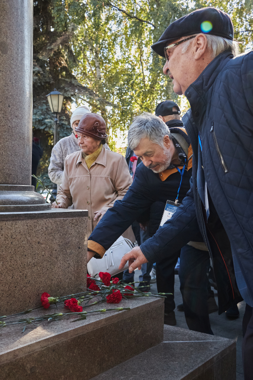 Профессор Урманчеев С.Ф.